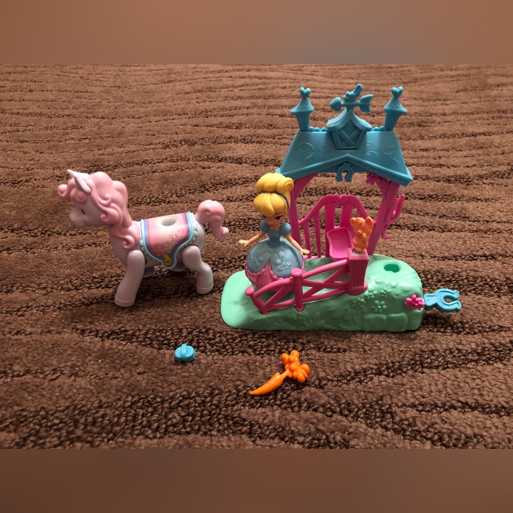 Disney Princess Little Kingdom Magical Movers Cinderella Figure Set